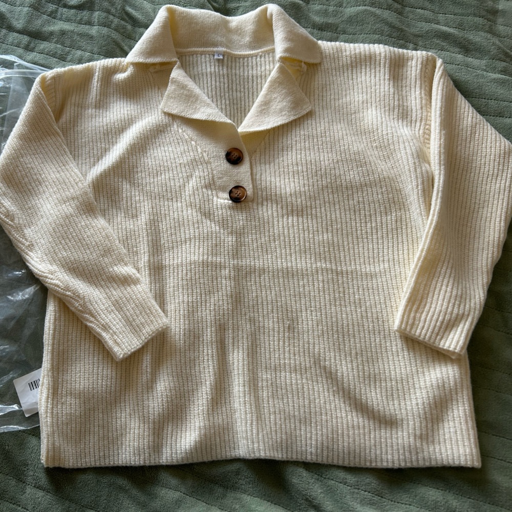 Cream sweater- Large NEW
